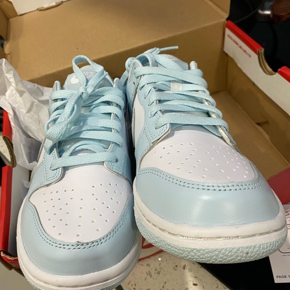Nike Blue and White Sneakers Low-Top Design - Picture 8 of 14